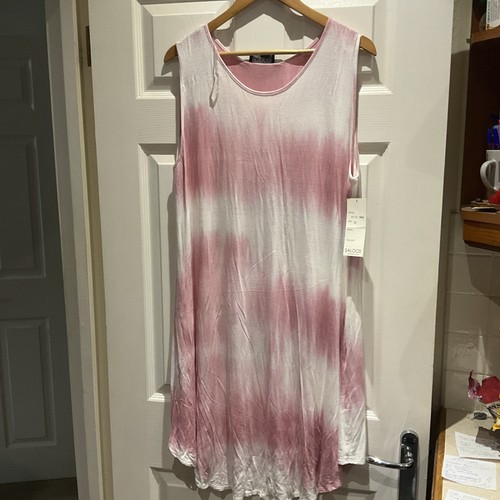 Saloos dress size pink - 22.,