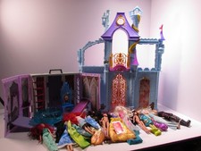 Disney Princess Royal Dreams & Frozen Castles + Dolls Bundle   KB12