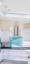 Aqua Marine Toughened Splashback & Stainless/curved glass Cooker Hood. 80cm Wide