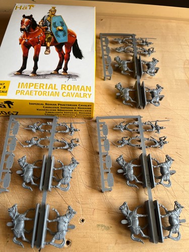 Hat 8067 roman - 1/72,