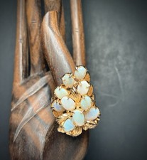 AUSTRALIAN OPAL CLUSTER LEAF