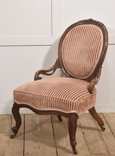Walnut oval back open armchair - open,