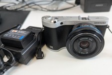 Samsung NX300 20.3 MP APS-C