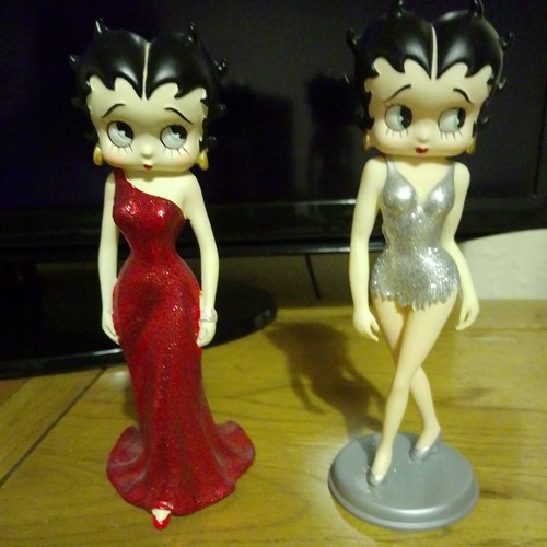 Figurines and ornaments - figurines,