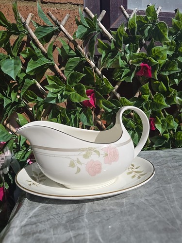 Vintage 1984 royal - vintage, doulton