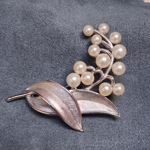 Vintage trifari brooch pearl - vintage,
