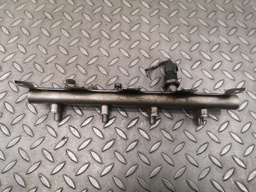 Audi fuel rail - 8e,