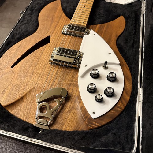 Rickenbacker 330w walnut o8012 - 330w,