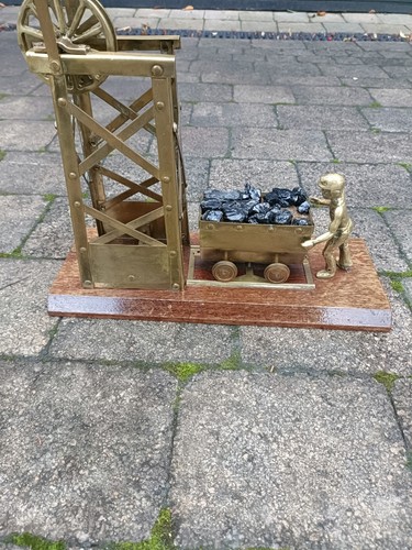 Brass and oak scratch - oak,