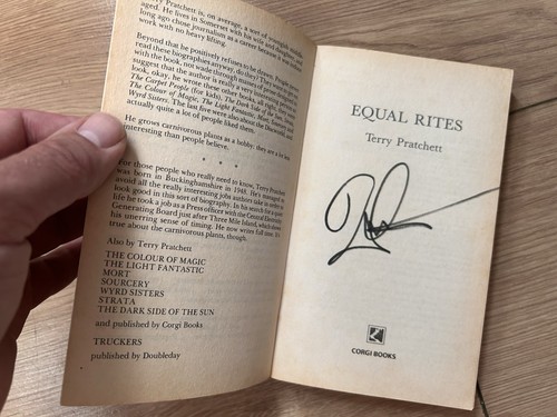 Terry pratchett equal rites - equal,