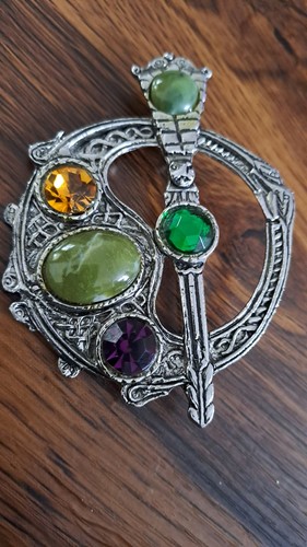Vintage tara brooch green - vintage,