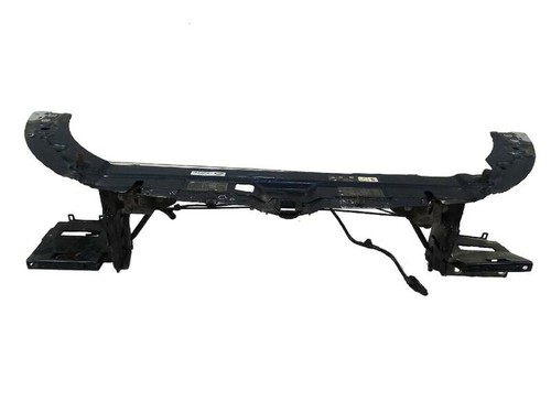 Bj32 00208 front - front, land
