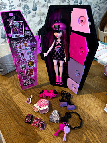 Monster high series - monster, 1