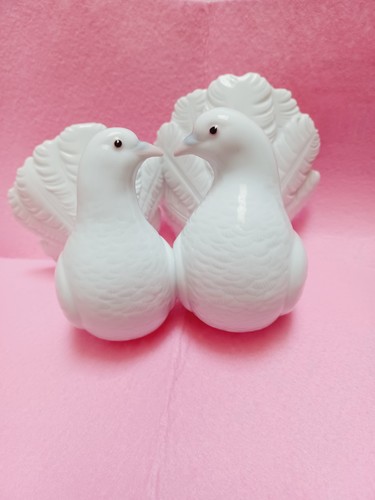Lladro kissing white doves - lladro,