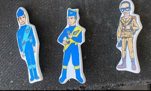 Thunderbirds badge brooch - /, x