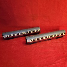  Bachmann :  2 x  Crimson and Cream BR MK1 Coaches "00" Gauge. 