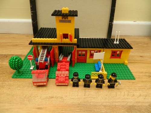 Lego town 374 fire station - fire,