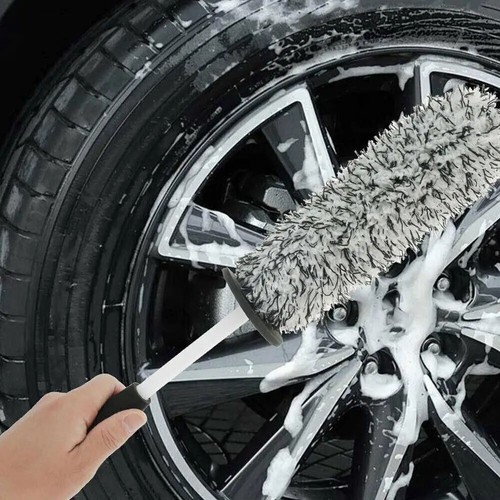 Car wheel cleaning - car, brush