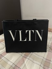 Valentino Garavani VLTN