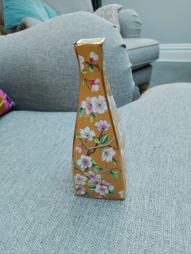 Wedgwood pottery may flowers - pottery,