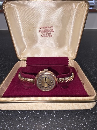Art deco gold watch 1923 - art,