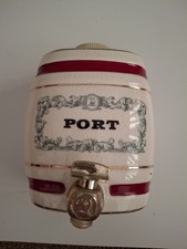 VINTAGE ROYAL VICTORIA WADE