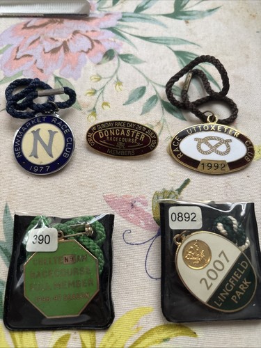 Horse racing badges job lot - badges,