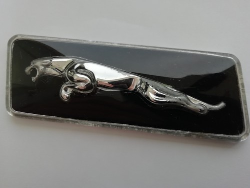 Jaguar wing badge emblem - wing, badge/emblem