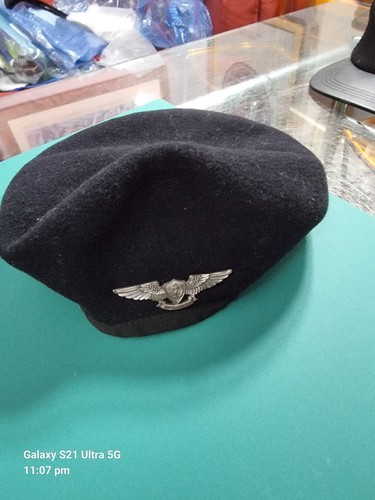 Wool navy blue beret