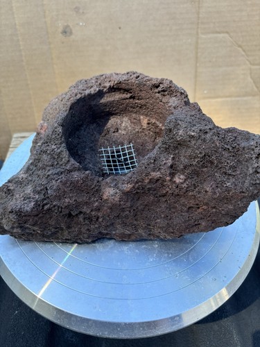 Large porous volcanic rock - volcanic, w/