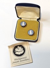 Vintage Wedgwood earrings Made in England Clip on in box with leaflet