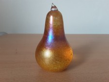 SMALL JOHN DITCHFIELD PEAR ART GLASS PAPER WEIGHT. 8 CENTIMETRES HIGH.