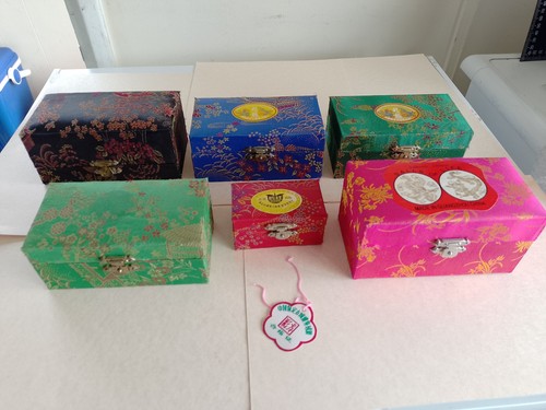 Job lot six - lot, sets