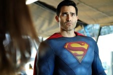 10 x Tyler Hoechlin Unsigned 10" x 8" Photos - Superman and Lois #3