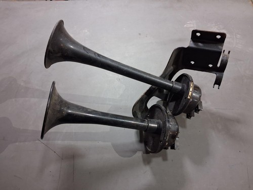 Pair fanfare horns high - pair,