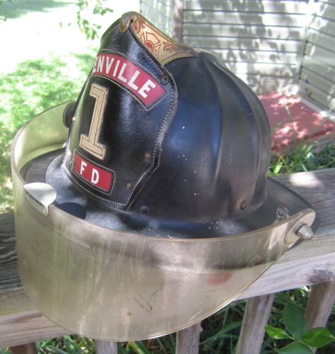 Vintage cairns fire helmet - cairns,