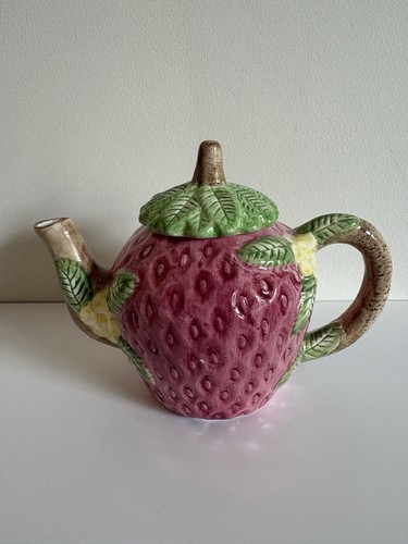 Strawberry shaped ceramic - shaped,