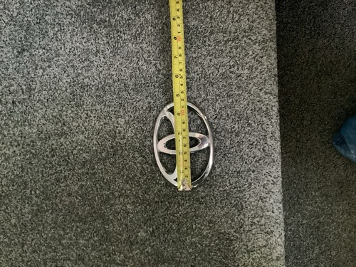 Toyota front grille badge - toyota,