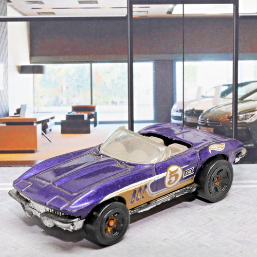 Hot wheels chevrolet corvette - hot,