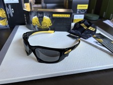 NEW rare Oakley livestrong