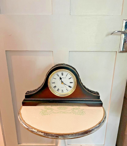 Classic wooden quartz - quartz, mantel