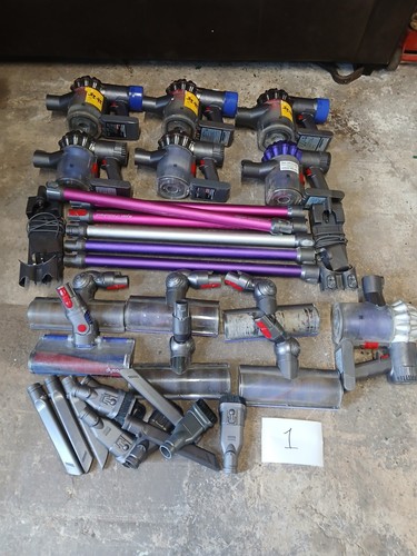Dyson handheld vacuum v8 - v6,
