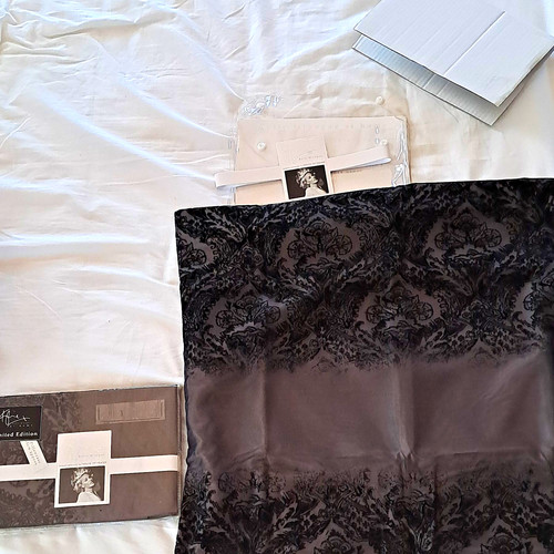 Kylie minogue home flock - kylie,