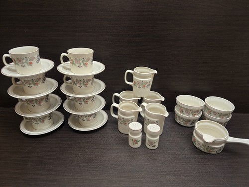 Wedgwood roseberry mugs milk