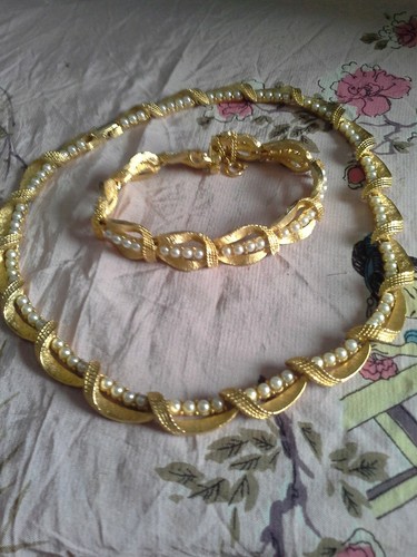 Stunning 1950s gold plated - stunning,