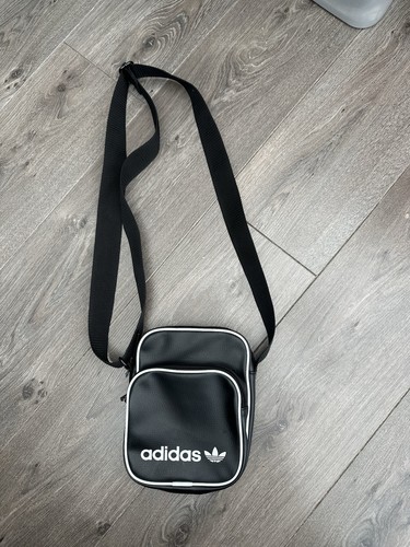 Adidas trefoil unisex black - trefoil,