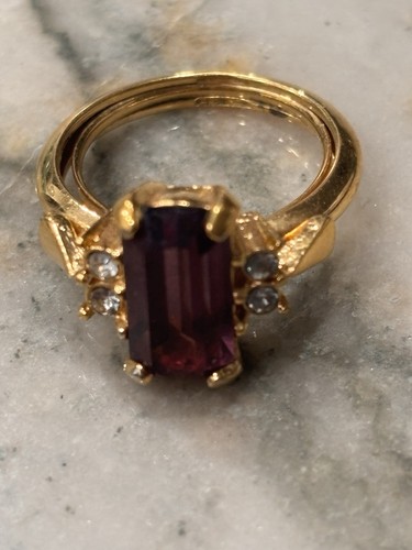Vintage gold tone ring - vintage,