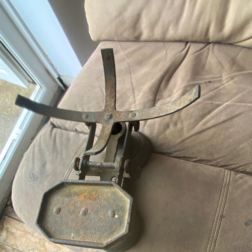 Vintage cast metal balance - vintage,