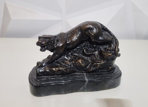 Bronze tiger sculpure barie - tiger,