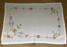 VINTAGE WHITE HAND EMBROIDERED